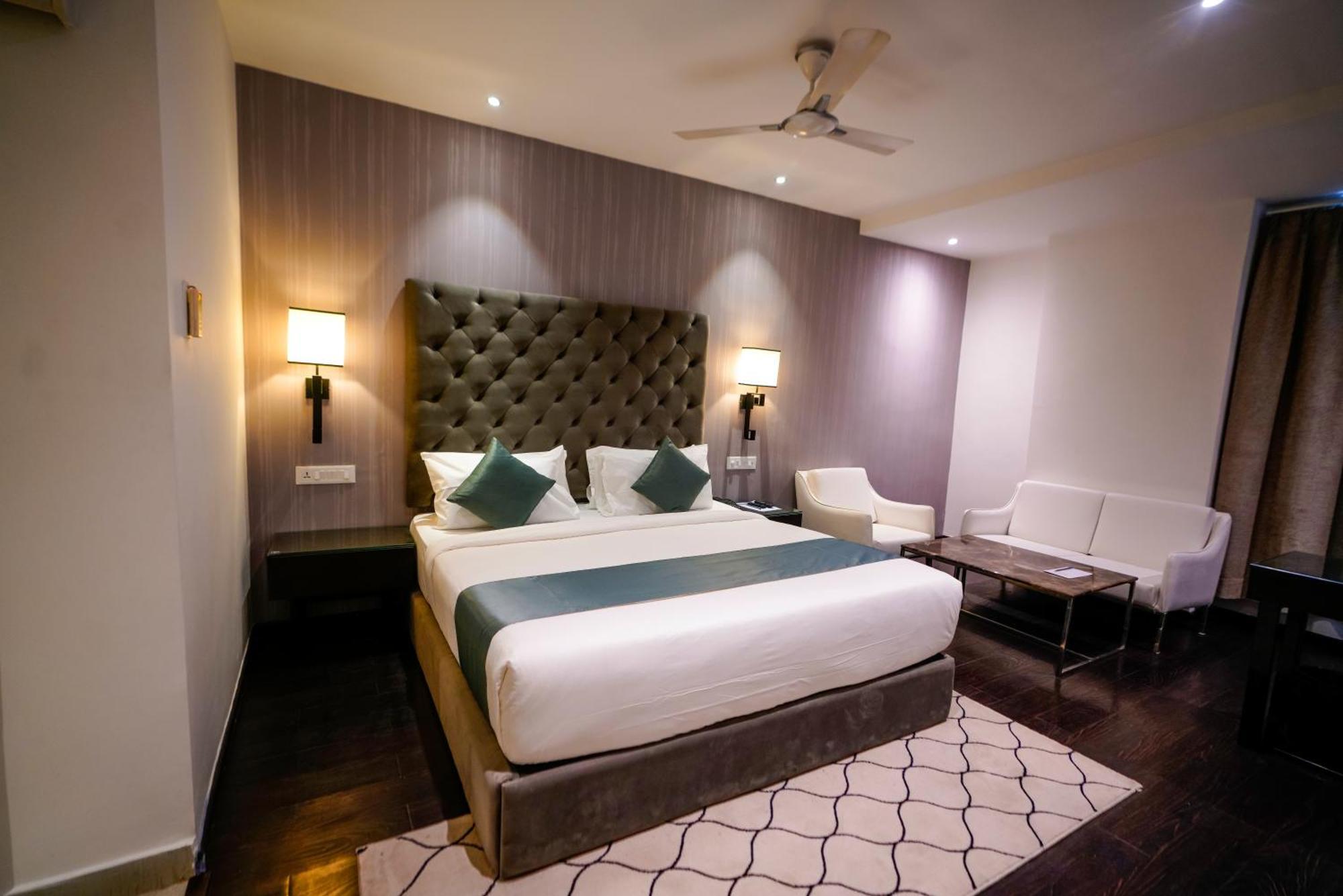 Hotel Deccan Serai, Hitec City, Hyderabad Exterior foto